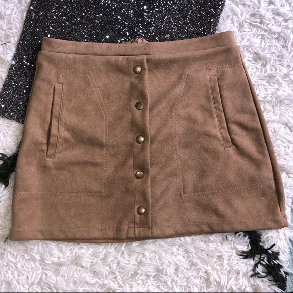Cute faux suede style skirt with zipper back. - Picture 4 of 4